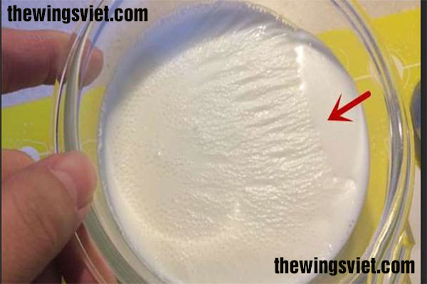 sữa mẹ nổi váng dễ bị hư hỏng