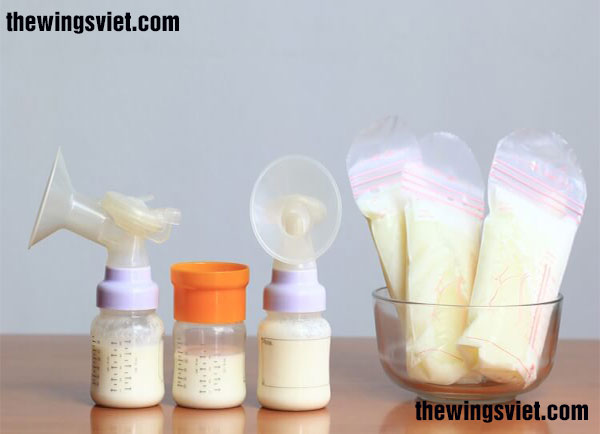 sữa mẹ có màu vàng