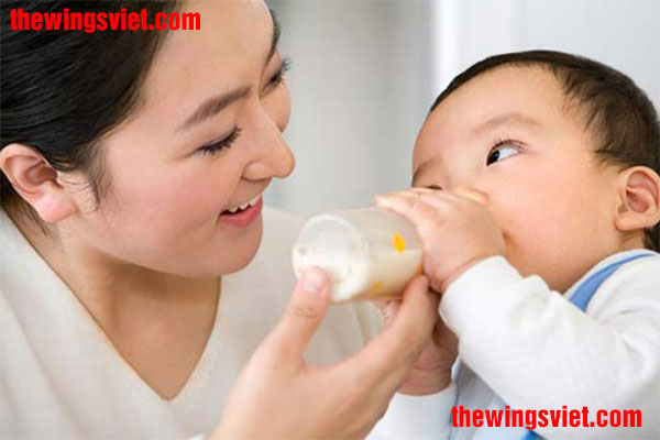 trẻ bú bình có tốt không trẻ bú bình có tốt không