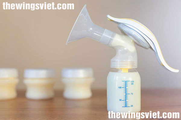 Sữa mẹ màu trắng đục có phải sữa loãng không? Sữa mẹ màu trắng đục có phải sữa loãng không?